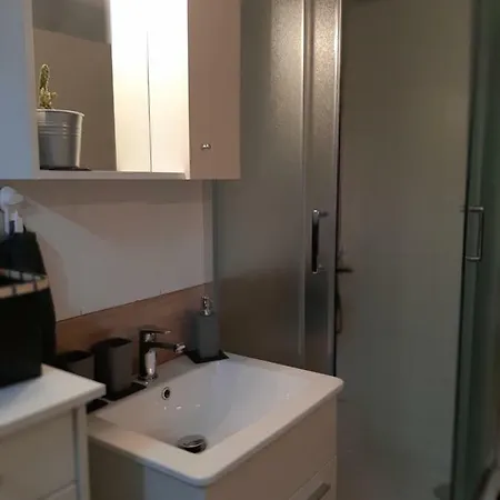 Neva Apartman